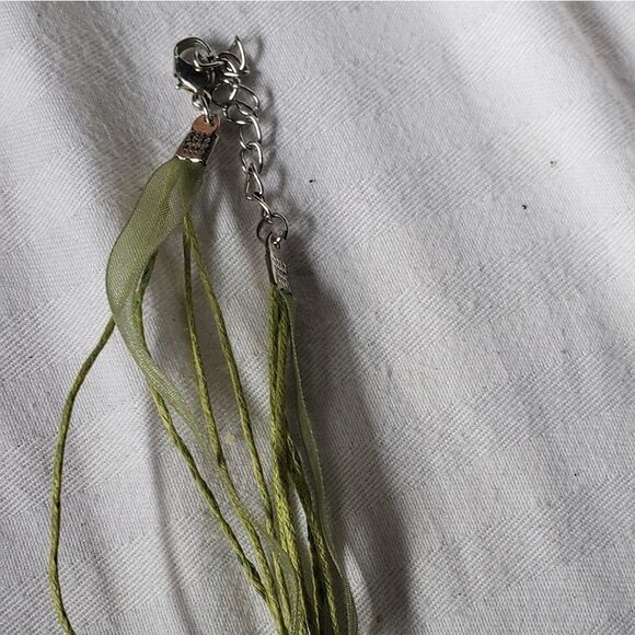 Green Glass heart-shaped  pendant Necklace - Picture 2 of 2